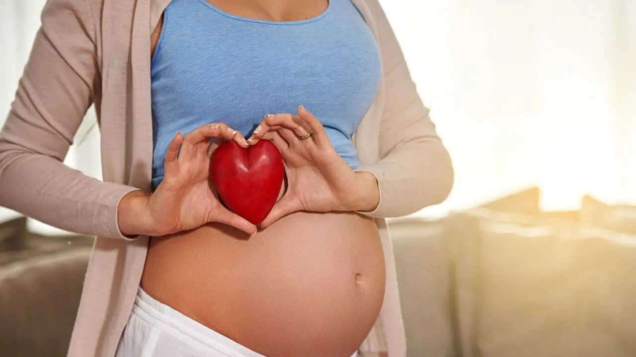 Francisco Fuentes analiza la crisis de natalidad en Chile y las propuestas presidenciales para enfrentarla